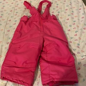 Ski pants or snow pants